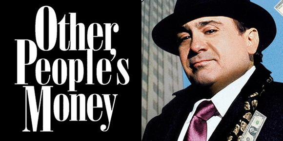 Other People's Money (1991) film afişi: siyah zeminde film adı ve şapkalı Danny DeVito