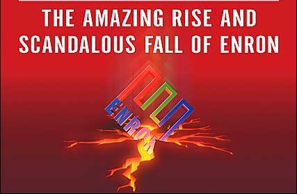 Gümüş Kurşun kitabının İngilizce kapağı: The Amazing Rise and Scandalous Fall of Enron yazısı ve çatlayan zemin üzerinde Enron logosu