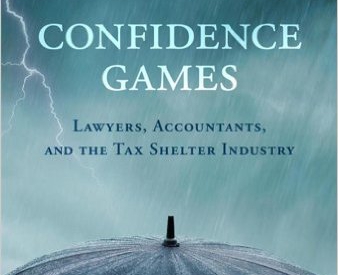 Tanina Rostain ve Milton Regan'ın Confidence Games: Lawyers, Accountants, and the Tax Shelter Industry kitabının kapağı: fırtınalı gökyüzü ve şemsiye